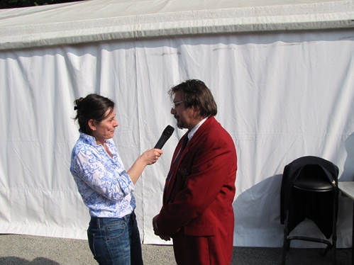 Le conservateur Marc Poelmans interview� par l'animatrice de la Province de Li�ge