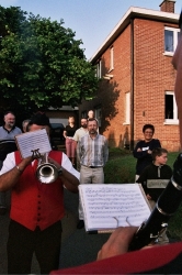 Le R�veil des Ffrancs Arquebusiers par l'harmonie Ste C�cile d'Eben en juillet 2005 chez Alain Woolf