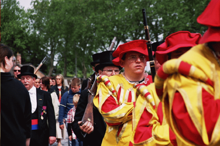 La Milice Bourgeoise de Lessines au 425e anniversaire des Francs Arquebusiers